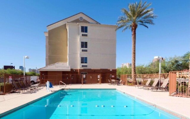 Sonesta Simply Suites Las Vegas Convention Center