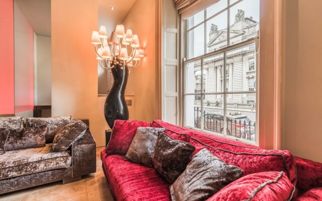 The Oscar Wilde Suite by 5STARSTAY