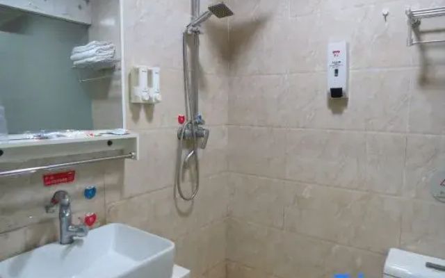 Xuefu Hotel(Xi'an University of Petroleum Branch)