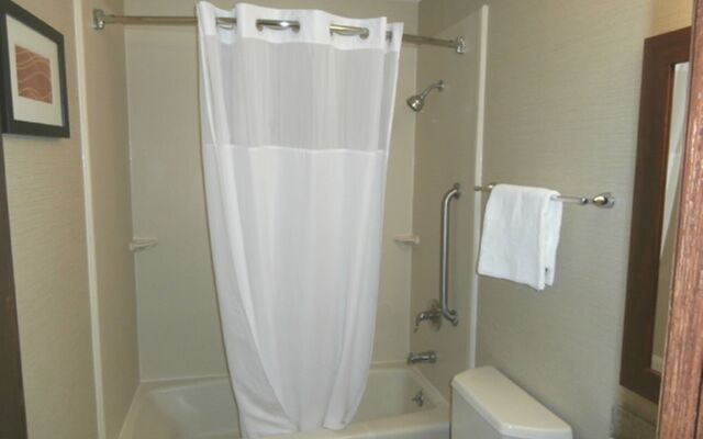 Quality Inn & Suites Boonville - Columbia