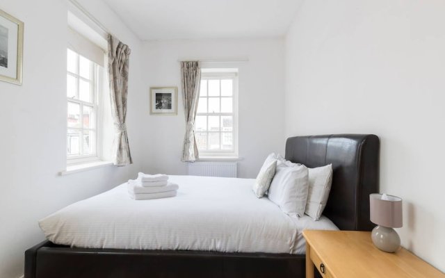 Charming 2 bed flat close to Big Ben (for 5)