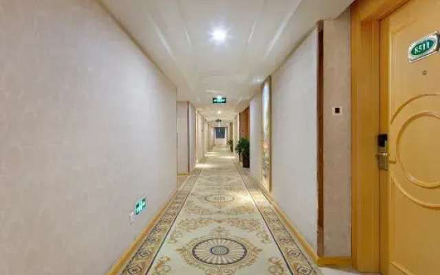 Vienna International Hotel (Zhengzhou FU Tower Metro Station)