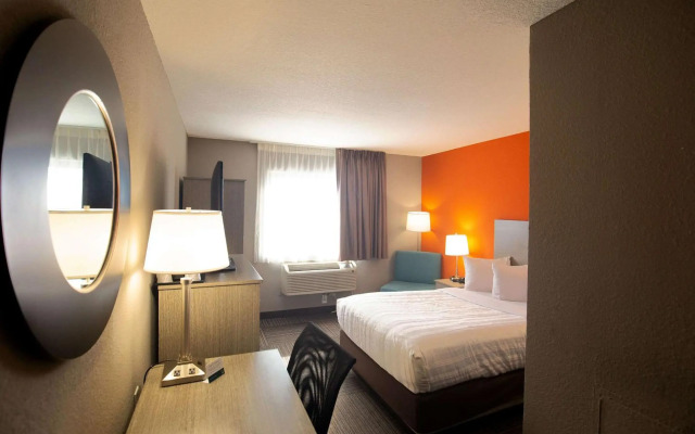 Quality Inn & Suites Hammond Near I-8090