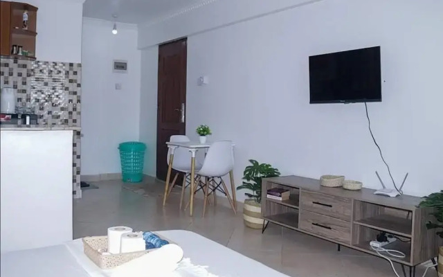Lux Suites Carina Studio Apartments