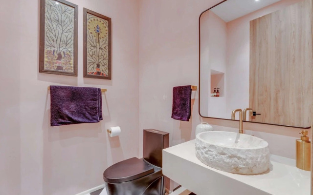 Artisan Studio- Breakfast Nook by Design District