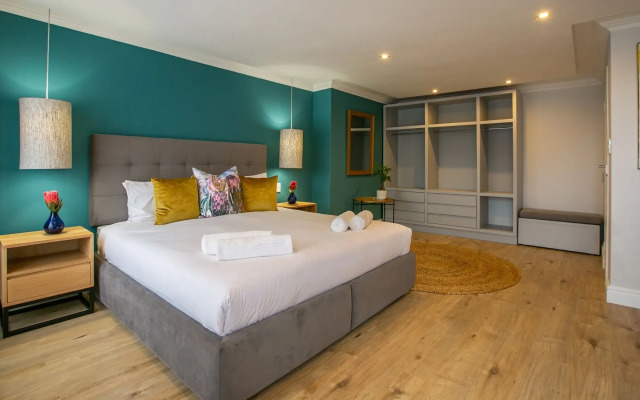 Hout & About Guest House