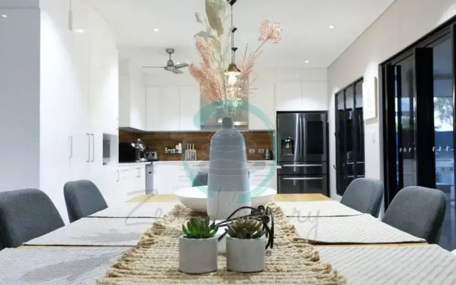 Modern Living Private Pool Bar Pets OK