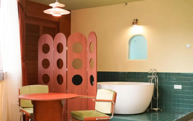 The Très Hotel