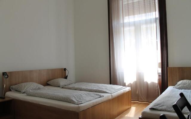 Omega Guesthouse Budapest