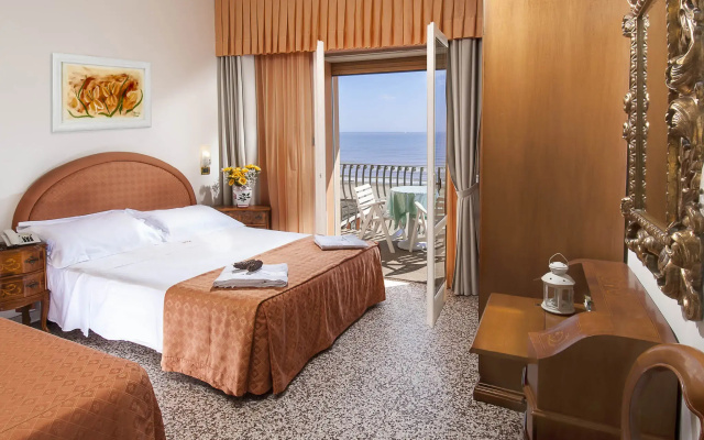 Dea Hotel
