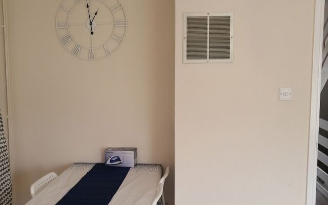 London's Calling U! A Lovely 2 Bedhome Sleeps 1-5!