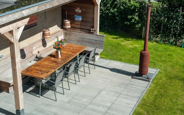 Detached new 10-person Villa in Holiday Park