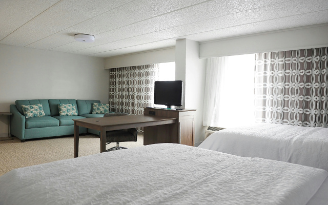 DoubleTree by Hilton Sterling - Dulles Airport