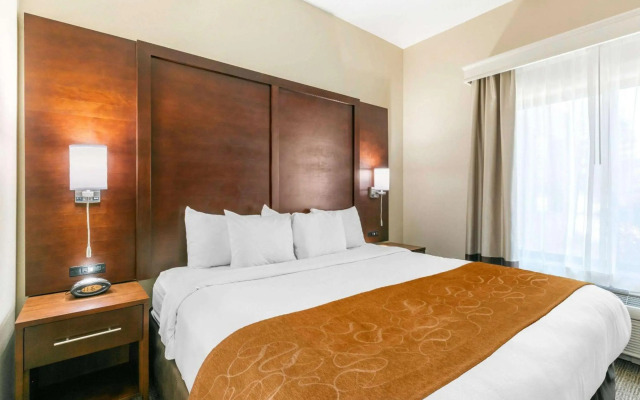 Comfort Suites Hopkinsville near Fort Campbell