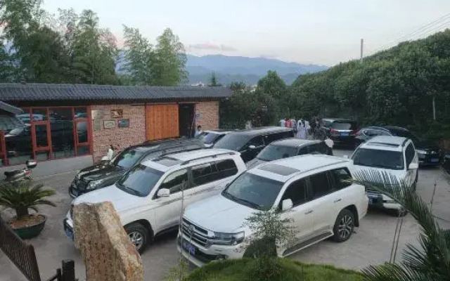 Mr. Dai Jiuzhuang Hostel