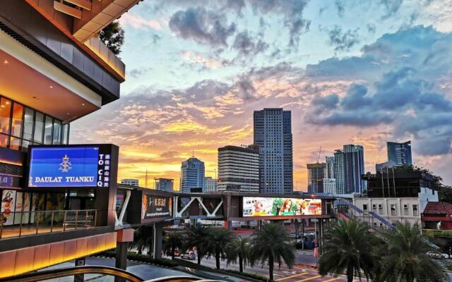 Yussy 4Bedroom Condo at R&F Princess Cove