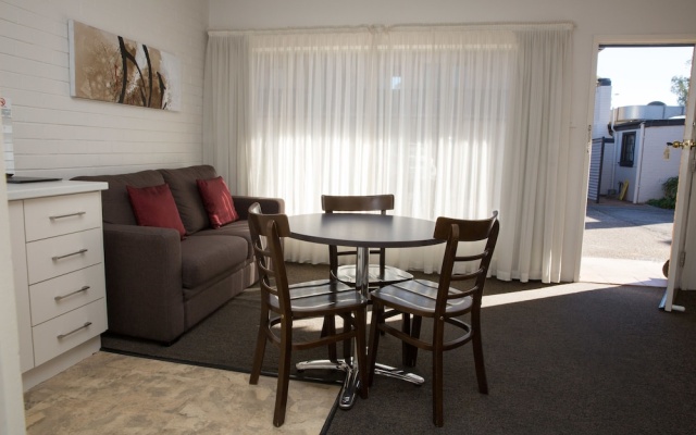 Centralpoint Motel – Guest Rooms – Wagga Wagga