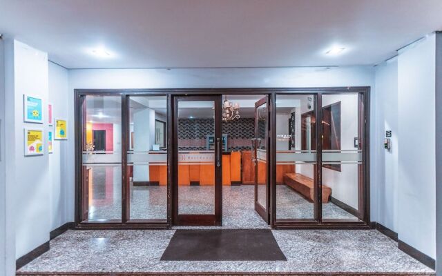 OYO Life 1437 W Residence