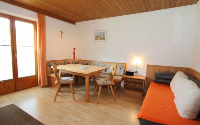 Cozy Apartment in Zell am Ziller Balcony