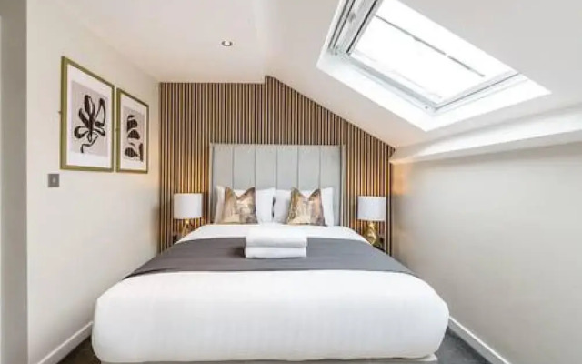 Host Stay Halifax House Living