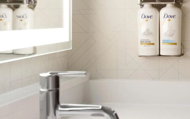 Holiday Inn Express Dallas Medical-Market Center by IHG