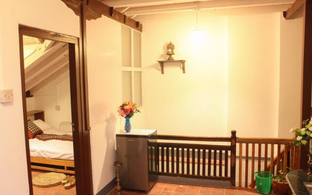 Hiranya Guest House