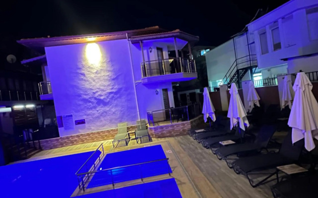 Dolphin Apart & Hotel