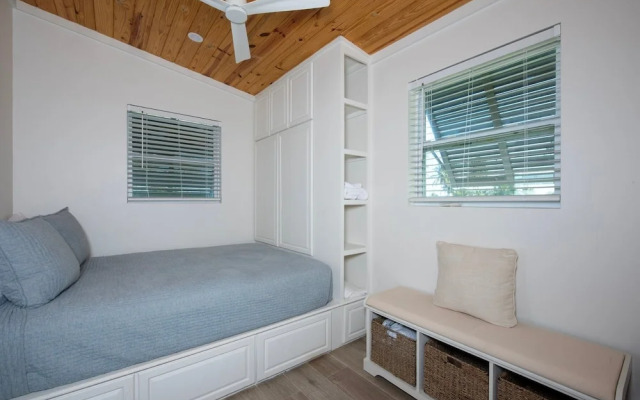 Pineapple House 4 Bedroom Home