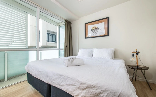 JHT - 1 BRM UoA Albert Park Balcony