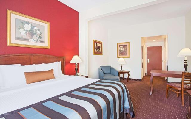 Holiday Inn Express Mobile I-65 by IHG