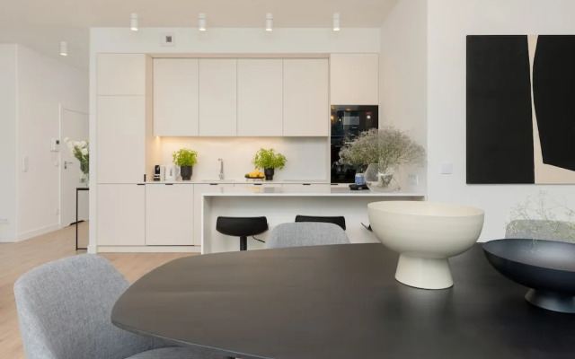 LUX Domaniewska by Renters Prestige
