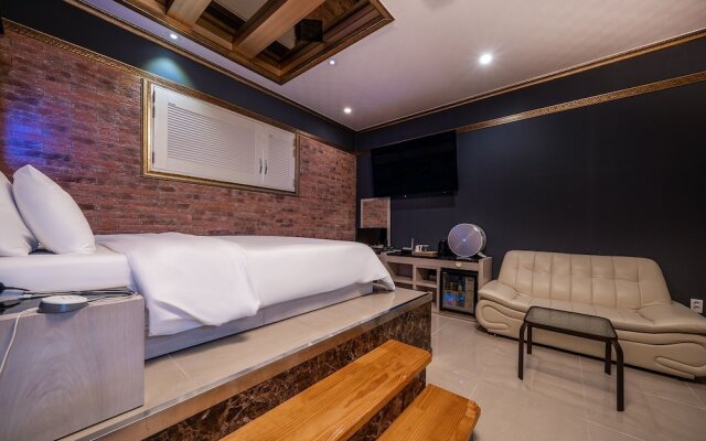 Jeju Aewol Show Drive in Unmanned Hotel