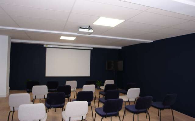 Kyriad Marseille - Les Pennes Mirabeau Aéroport