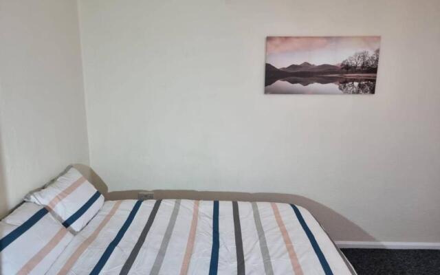 Nice Residential Within Easy Reach To Town