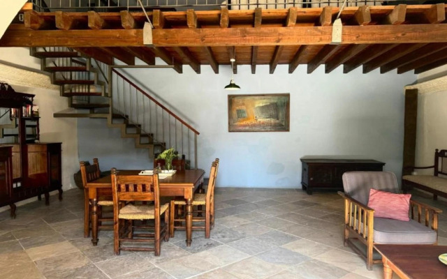 Porfyrios Country House