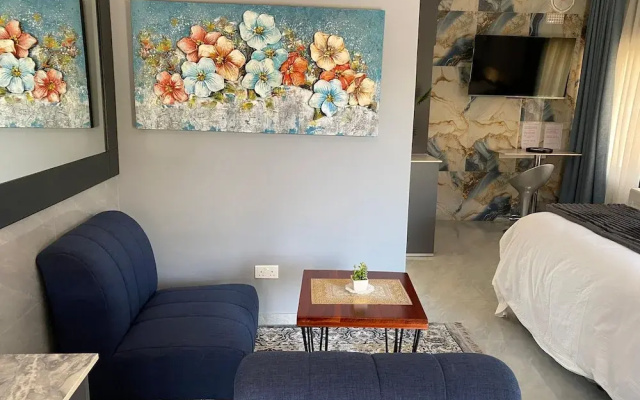 Executive Studio Apartment Near the Airport - 2320