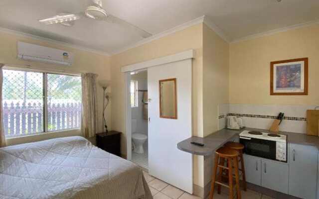 Cooktown Motel and Pams Place Hostel