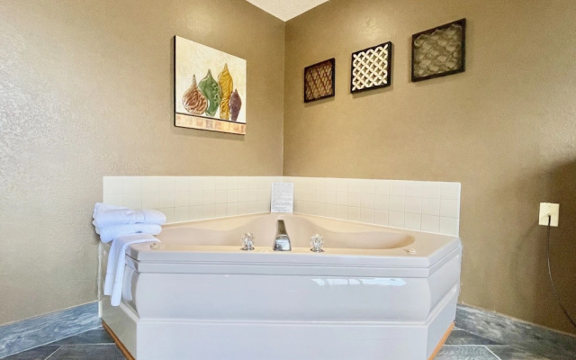 Quincy Inn and Suites