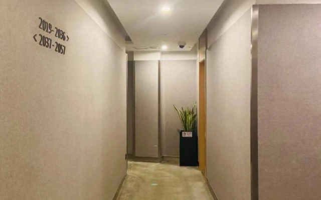 Foster Hotel (Shanghai Baoshan Road Subway Station)