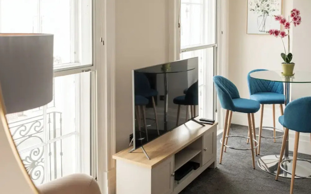 Stunning 2 Bed in Centre of Cheltenham