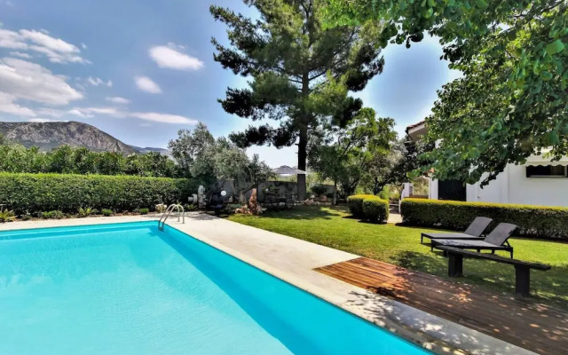 Beautiful Villa With Swimming Pool Near Nafplion