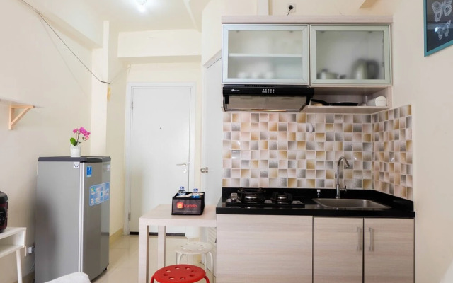 Cozy Studio Apartment Connected to Mall at Green Pramuka