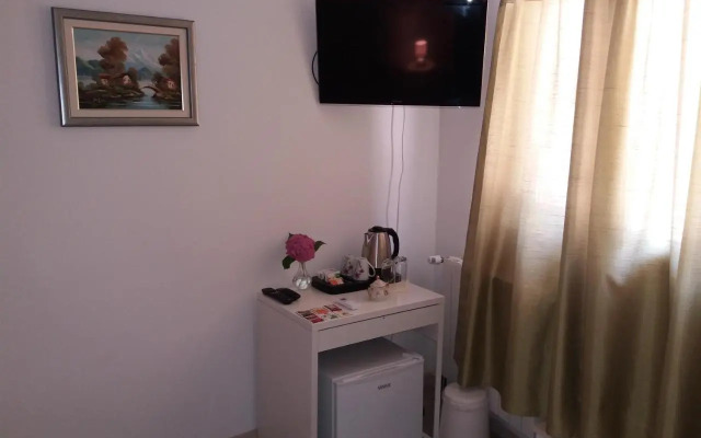 Flower Double Room SPLIT - Dugopolje
