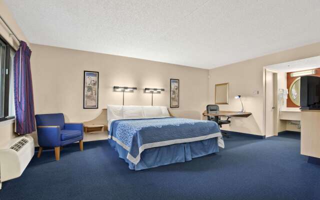 Days Inn by Wyndham Buena Park