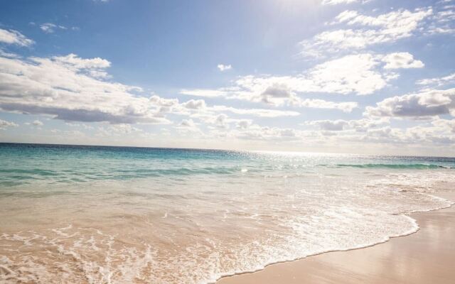 Amazing Apartment Mins From South Beach Strip!