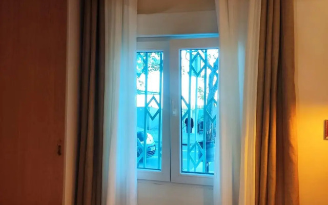 Studios Or Private Rooms