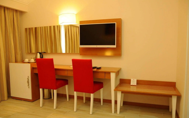 Side Legend Hotel