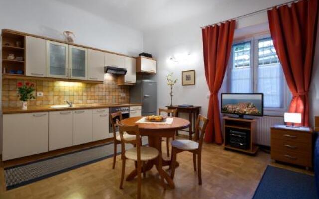 Tour As Central Apartments Nika