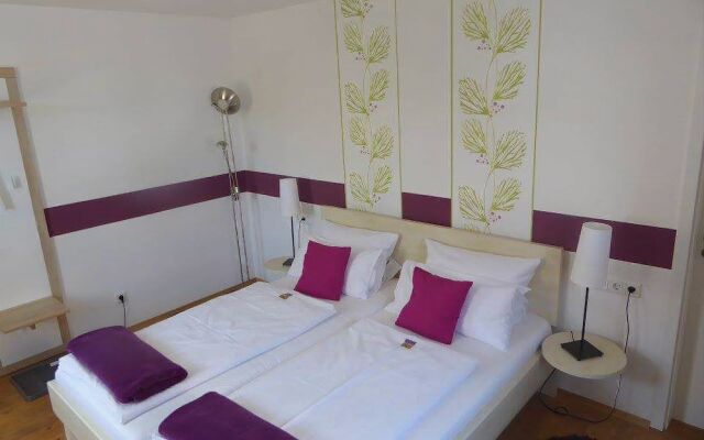 Hotel Dah-inn