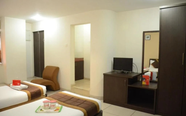OYO 1999 Hotel Residence 20